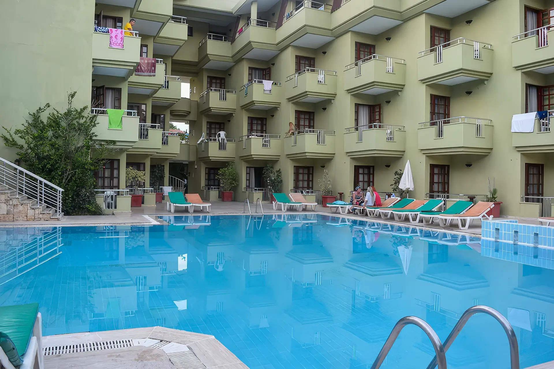 Ares City Hotel havuzu