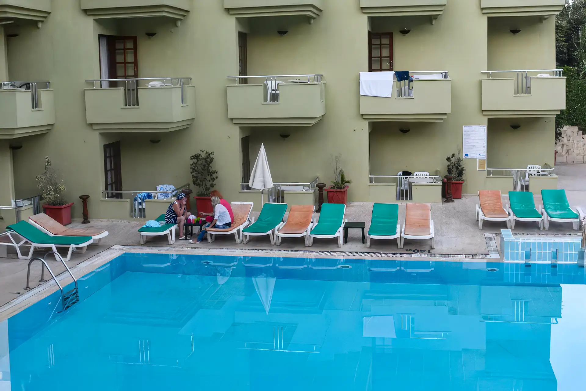 Ares City Hotel havuzu