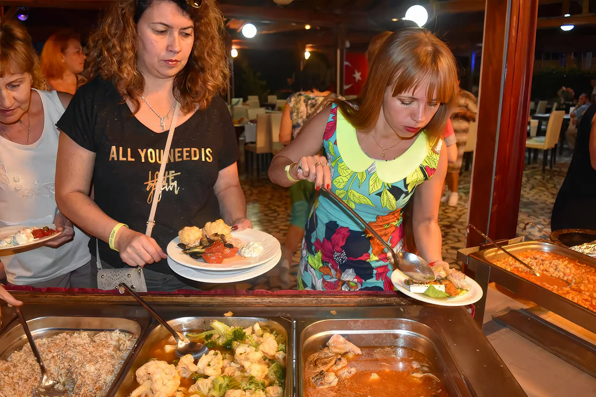 Ares City Hotel restoranı
