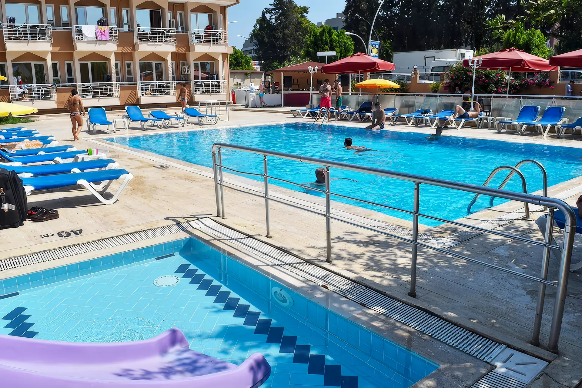 Ares Dream Hotel havuz alanı 4