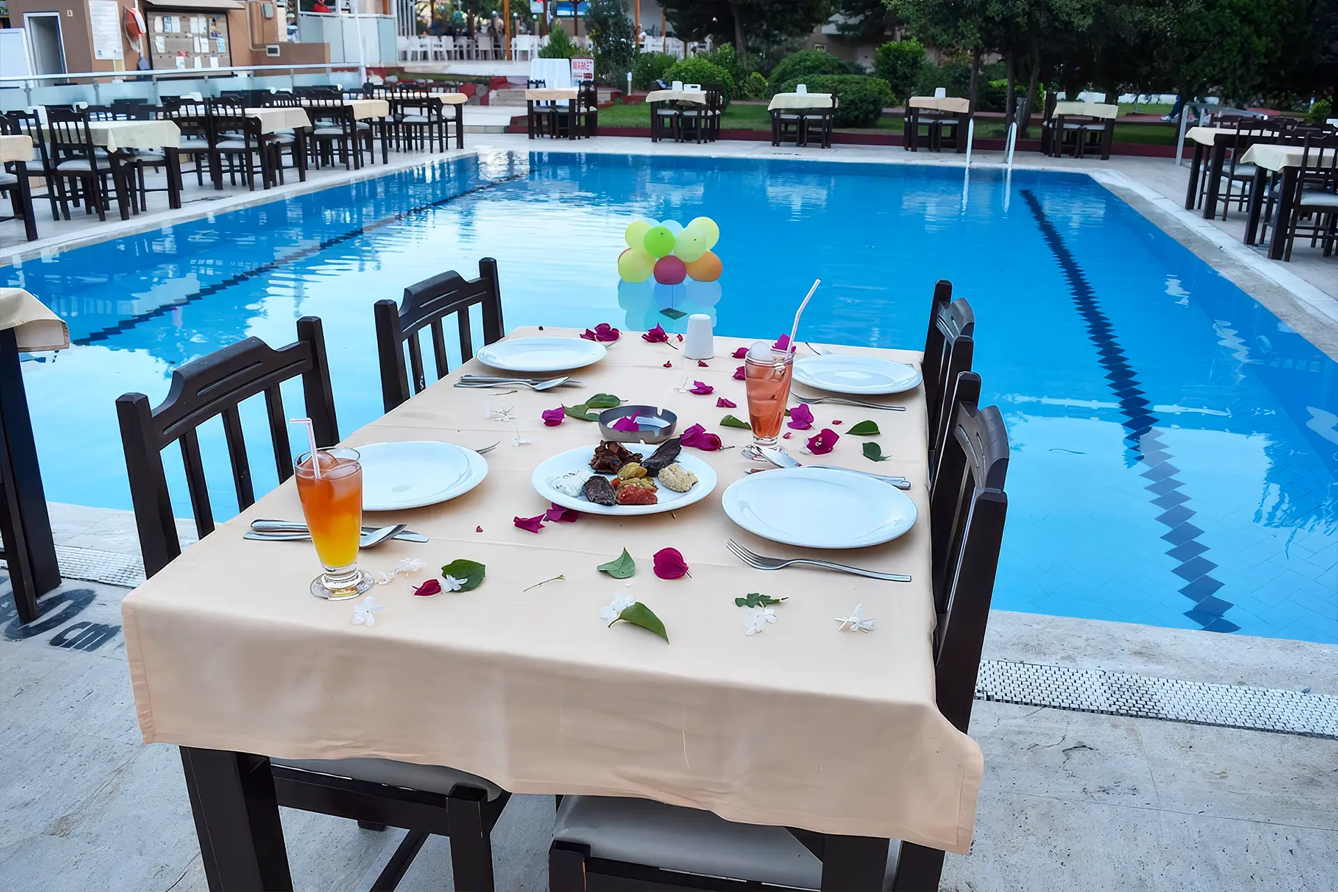 Ares Dream Hotel restoran ve bar alanı 10