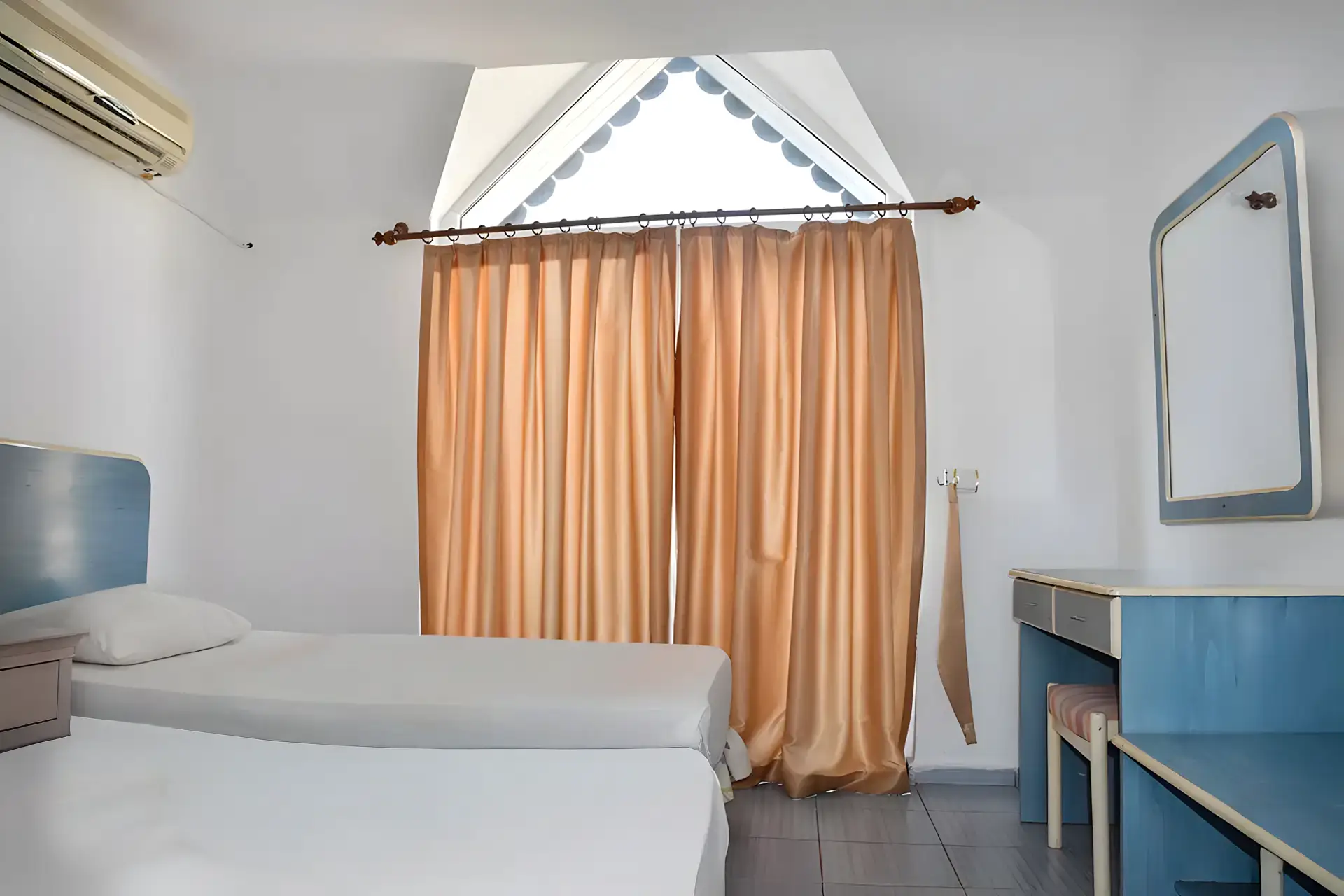 Ares Hotel odası