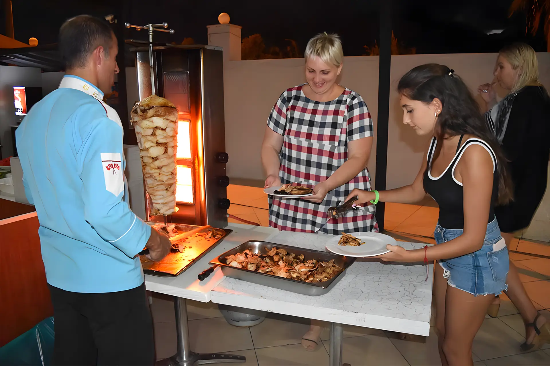 Ares Hotel restoranı